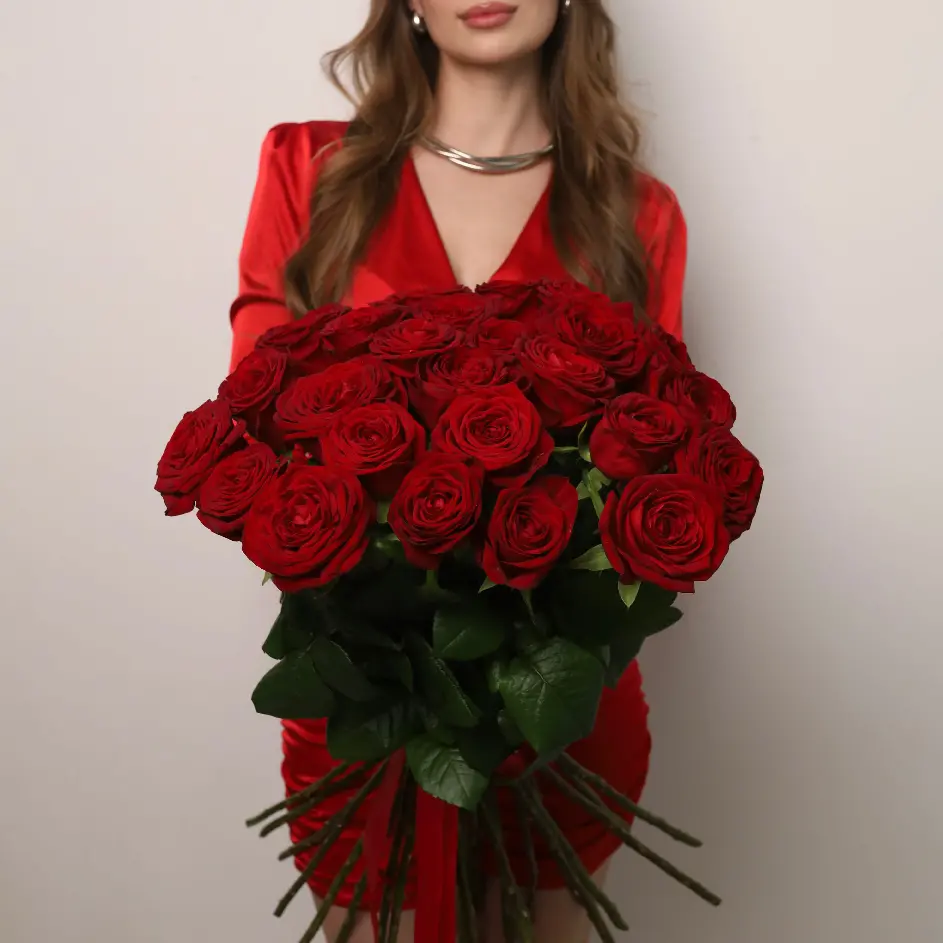 Моно букет из 25 красных роз