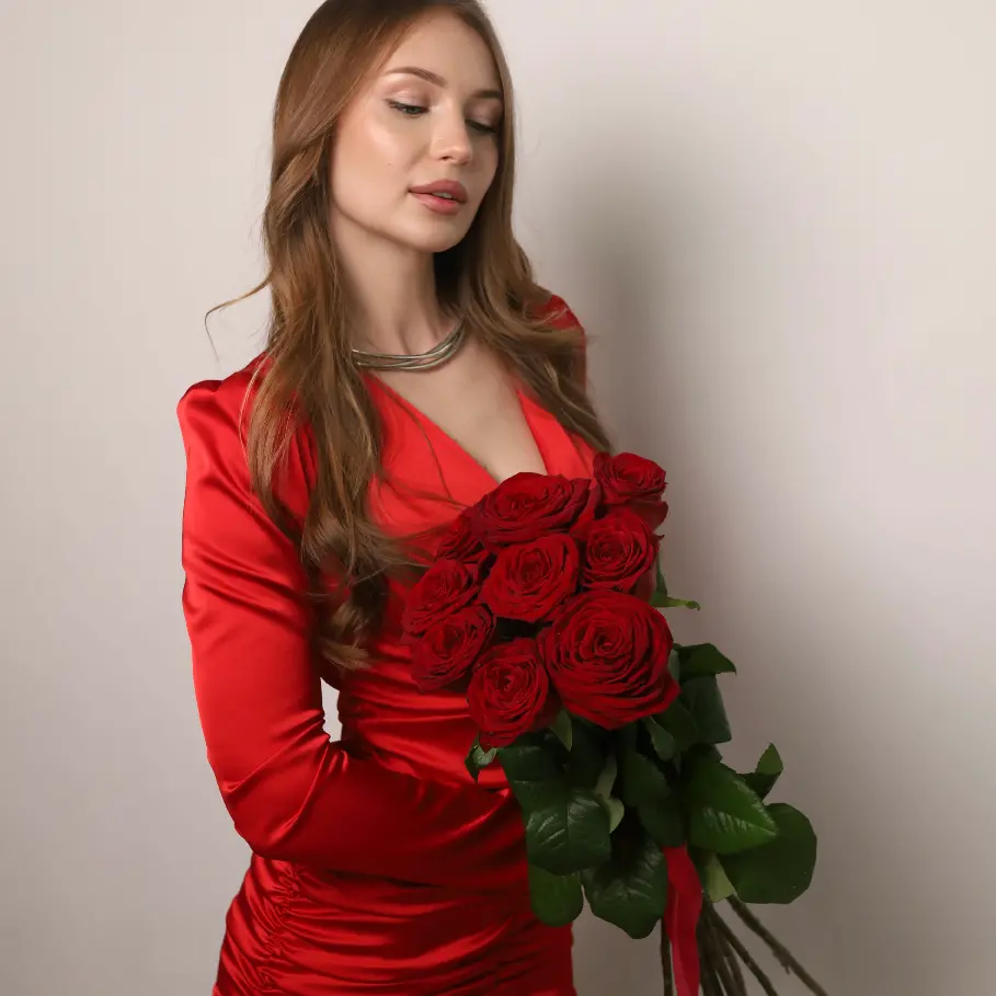 Моно букет из 9 красных роз