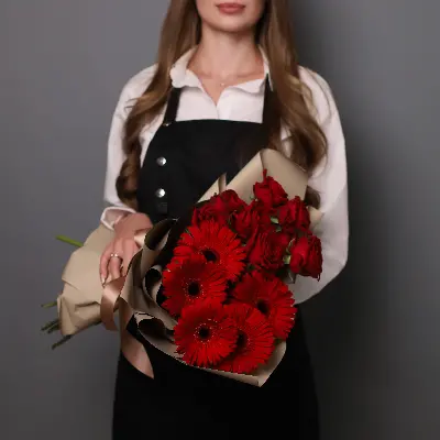 Букет 1474 из гербер и роз