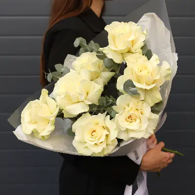 Букет 17 из роз и эвкалипта