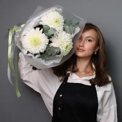 Букет 299 из хризантем и эвкалипта