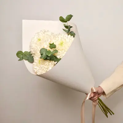 Букет 299 из хризантем и эвкалипта