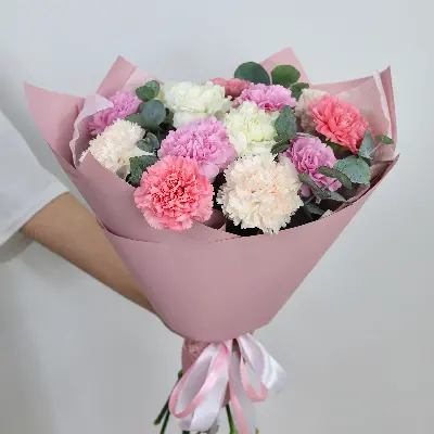 Букет 330 из диантусов и эвкалипта