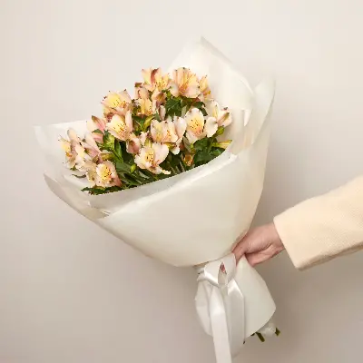 Букет 4 из альстромерии