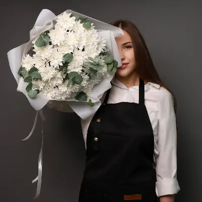 Букет 45 из хризантем и эвкалипта