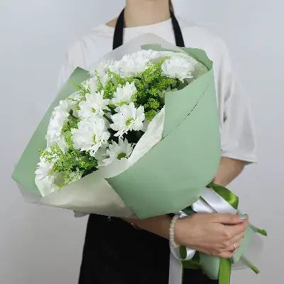 Букет 634 из хризантем и зелени