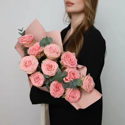 Букет 666 из роз и эвкалипта