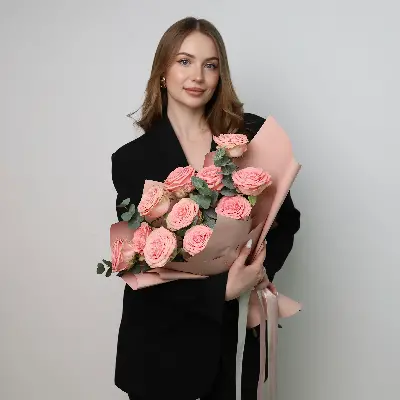 Букет 666 из роз и эвкалипта