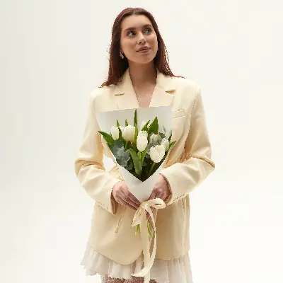 Букет 8008 из тюльпанов и эвкалипта