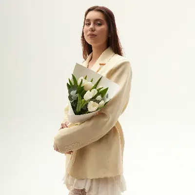 Букет 8008 из тюльпанов и эвкалипта