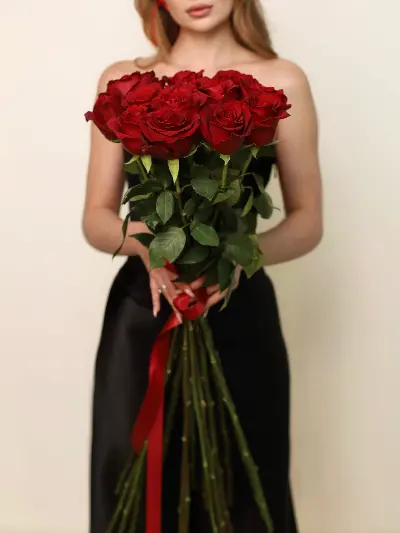 Моно букет из 15 красных роз 100см