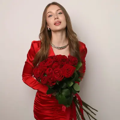 Моно букет из 15 красных роз