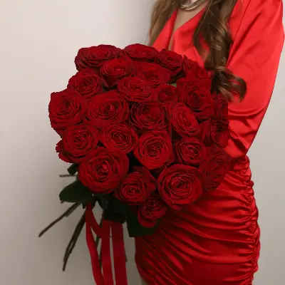 Моно букет из 25 красных роз