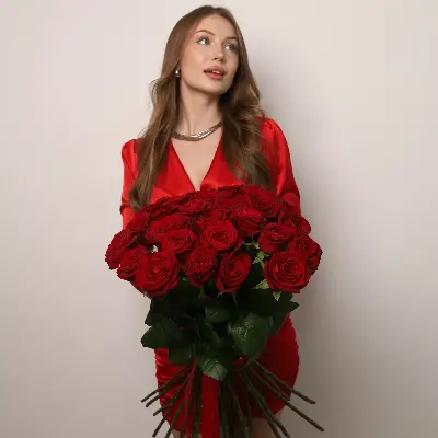 Моно букет из 25 красных роз