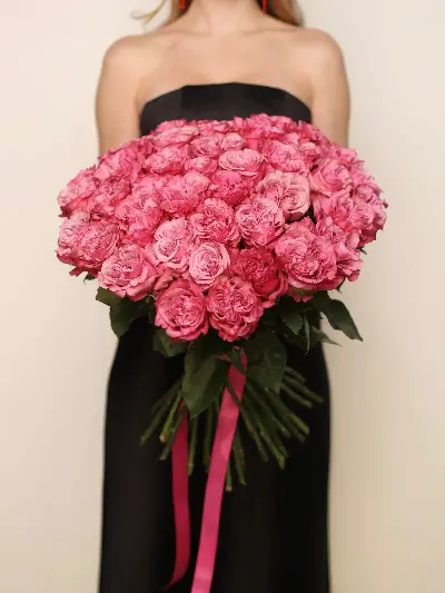 Моно букет из 51 пионовидной розы