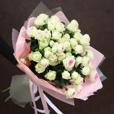 Моно букет из кустовой розы джелато 9