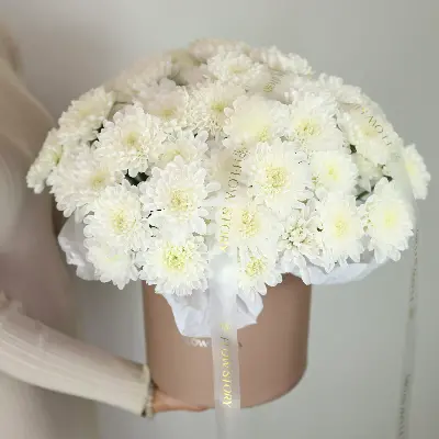 Шляпная коробка 900 из хризантем