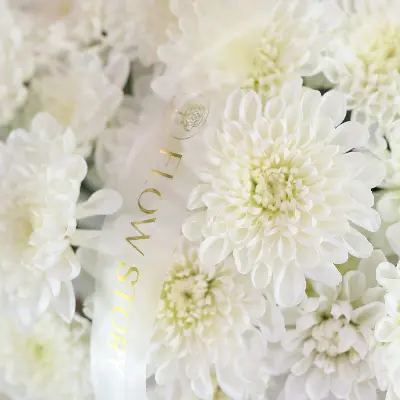 Шляпная коробка 900 из хризантем