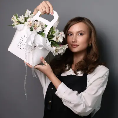 Сумочка 18 из альстромерии