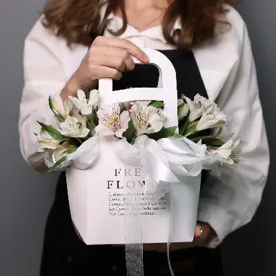 Сумочка 18 из альстромерии